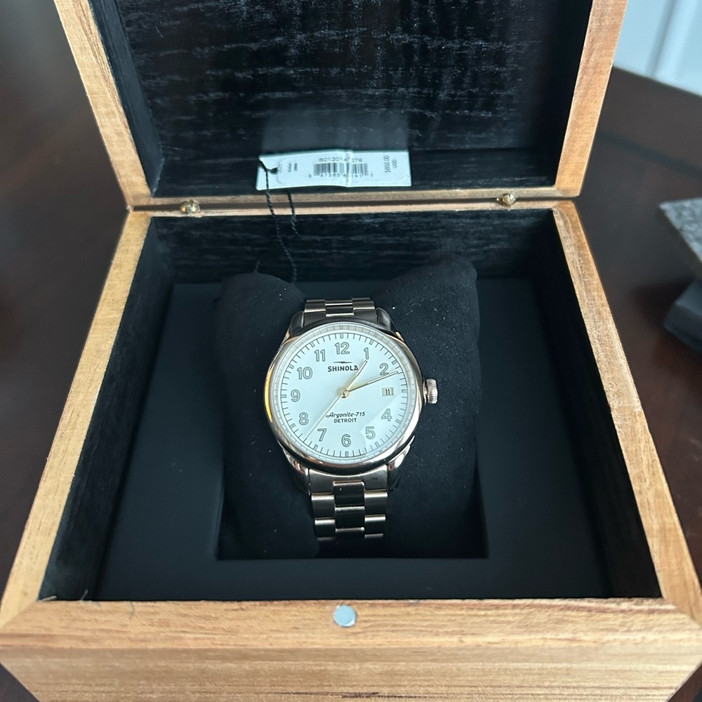 Shinola Vinton 38mm Champagne Gold Watch with White Dial. Unisex